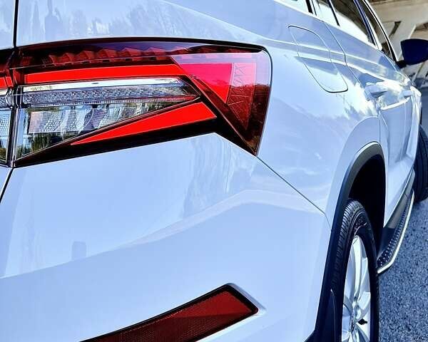 Білий Шкода Kodiaq, об'ємом двигуна 1.97 л та пробігом 79 тис. км за 38700 $, фото 58 на Automoto.ua