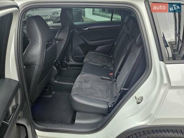 Білий Шкода Kodiaq, об'ємом двигуна 1.97 л та пробігом 25 тис. км за 43890 $, фото 23 на Automoto.ua