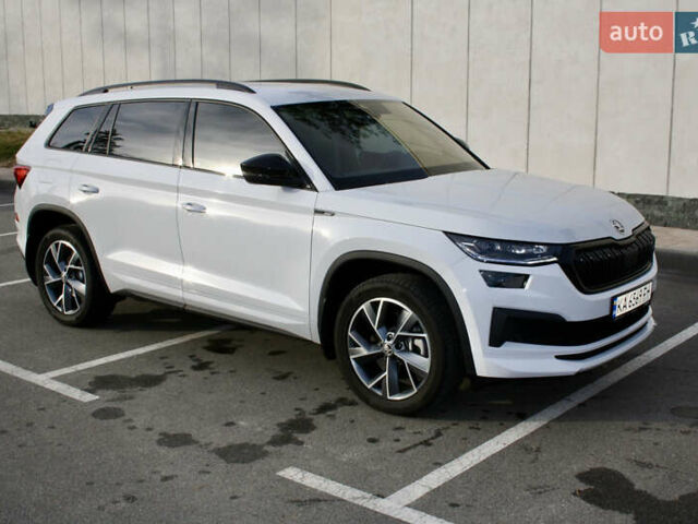Белый Шкода Kodiaq, объемом двигателя 1.97 л и пробегом 22 тыс. км за 49500 $, фото 4 на Automoto.ua