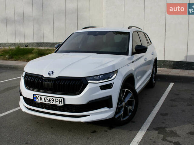 Белый Шкода Kodiaq, объемом двигателя 1.97 л и пробегом 22 тыс. км за 49500 $, фото 2 на Automoto.ua