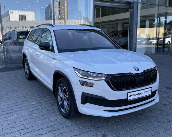 Белый Шкода Kodiaq, объемом двигателя 1.98 л и пробегом 68 тыс. км за 41000 $, фото 5 на Automoto.ua