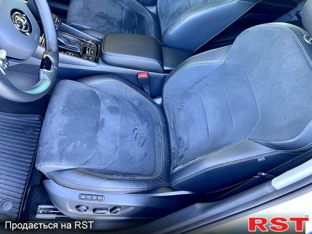 Білий Шкода Kodiaq, об'ємом двигуна 2 л та пробігом 80 тис. км за 39300 $, фото 6 на Automoto.ua
