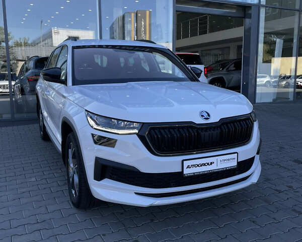 Белый Шкода Kodiaq, объемом двигателя 1.98 л и пробегом 68 тыс. км за 41000 $, фото 6 на Automoto.ua