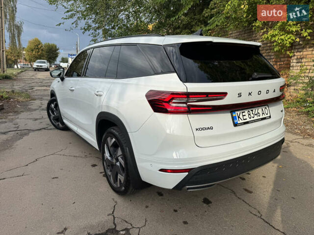Белый Шкода Kodiaq, объемом двигателя 1.98 л и пробегом 18 тыс. км за 46500 $, фото 2 на Automoto.ua