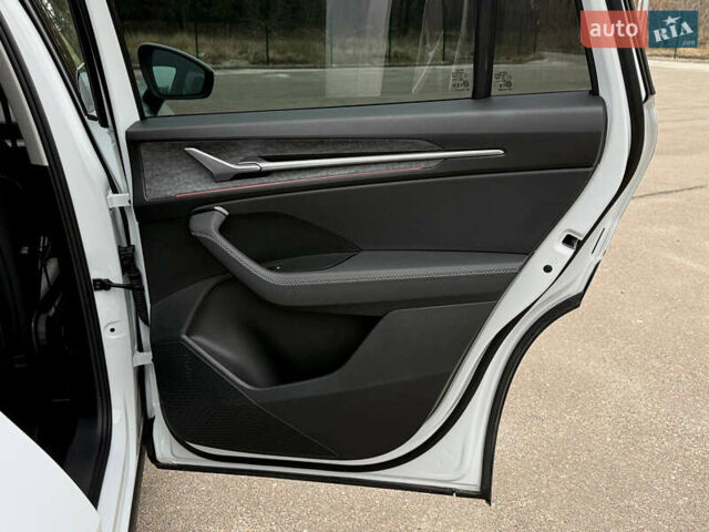 Белый Шкода Kodiaq, объемом двигателя 1.97 л и пробегом 22 тыс. км за 44500 $, фото 61 на Automoto.ua