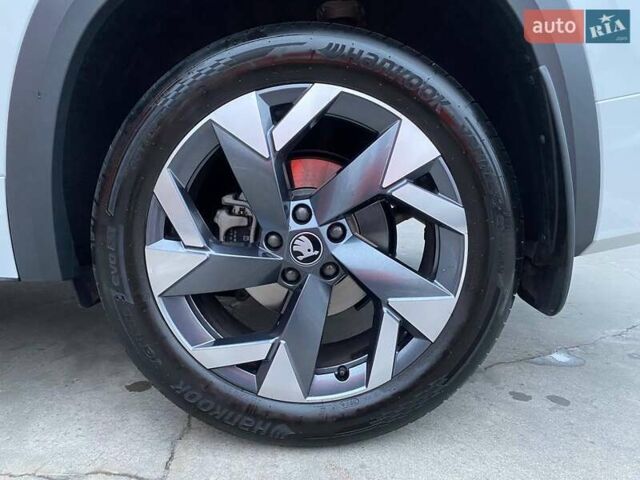 Белый Шкода Kodiaq, объемом двигателя 1.98 л и пробегом 7 тыс. км за 47999 $, фото 60 на Automoto.ua