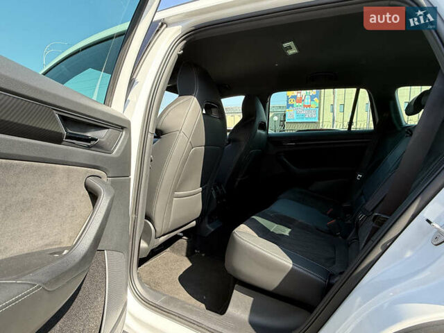 Білий Шкода Kodiaq, об'ємом двигуна 1.98 л та пробігом 13 тис. км за 40500 $, фото 26 на Automoto.ua