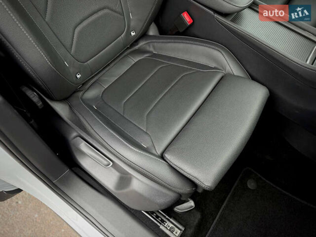 Белый Шкода Kodiaq, объемом двигателя 1.97 л и пробегом 22 тыс. км за 44500 $, фото 74 на Automoto.ua