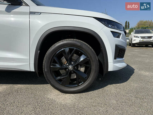 Білий Шкода Kodiaq, об'ємом двигуна 1.98 л та пробігом 13 тис. км за 40500 $, фото 5 на Automoto.ua