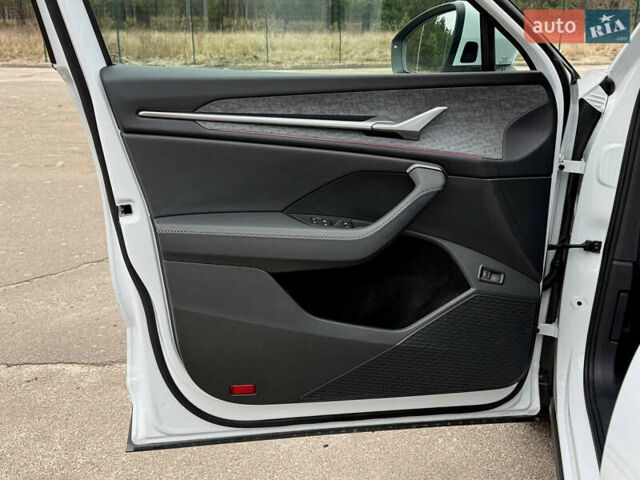 Белый Шкода Kodiaq, объемом двигателя 1.97 л и пробегом 22 тыс. км за 44500 $, фото 54 на Automoto.ua