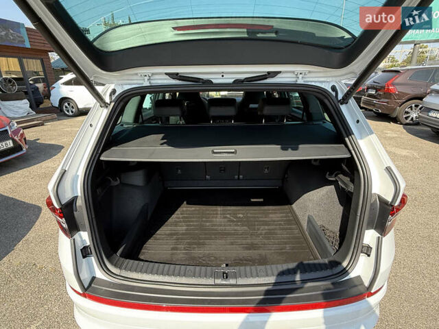 Білий Шкода Kodiaq, об'ємом двигуна 1.98 л та пробігом 13 тис. км за 40500 $, фото 28 на Automoto.ua