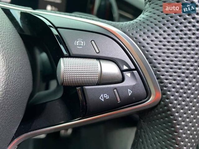 Белый Шкода Kodiaq, объемом двигателя 1.98 л и пробегом 7 тыс. км за 47999 $, фото 79 на Automoto.ua