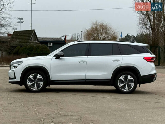 Белый Шкода Kodiaq, объемом двигателя 1.97 л и пробегом 22 тыс. км за 44500 $, фото 49 на Automoto.ua