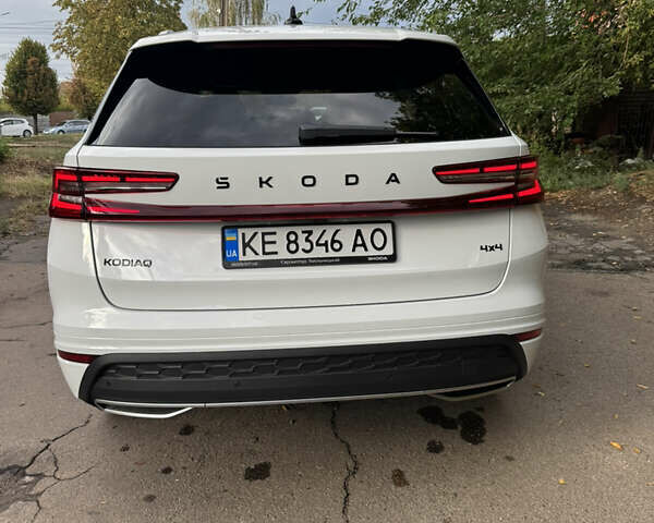 Белый Шкода Kodiaq, объемом двигателя 1.98 л и пробегом 18 тыс. км за 46500 $, фото 5 на Automoto.ua