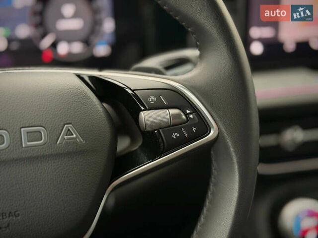 Белый Шкода Kodiaq, объемом двигателя 1.97 л и пробегом 22 тыс. км за 44500 $, фото 82 на Automoto.ua