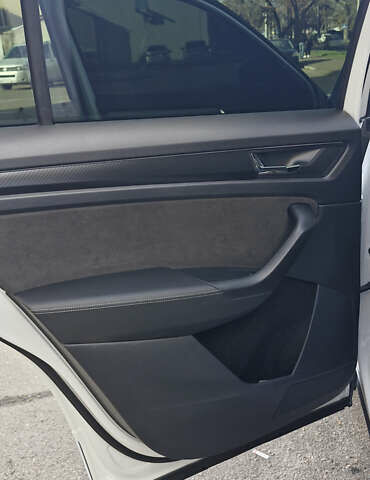 Білий Шкода Kodiaq, об'ємом двигуна 1.97 л та пробігом 31 тис. км за 46199 $, фото 12 на Automoto.ua