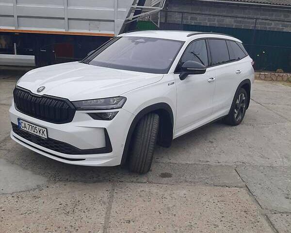 Белый Шкода Kodiaq, объемом двигателя 1.97 л и пробегом 8 тыс. км за 49999 $, фото 5 на Automoto.ua