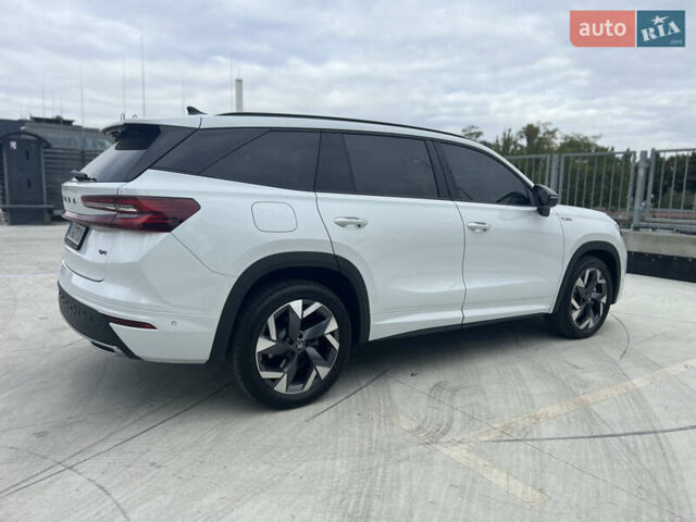 Білий Шкода Kodiaq, об'ємом двигуна 1.97 л та пробігом 7 тис. км за 49999 $, фото 5 на Automoto.ua