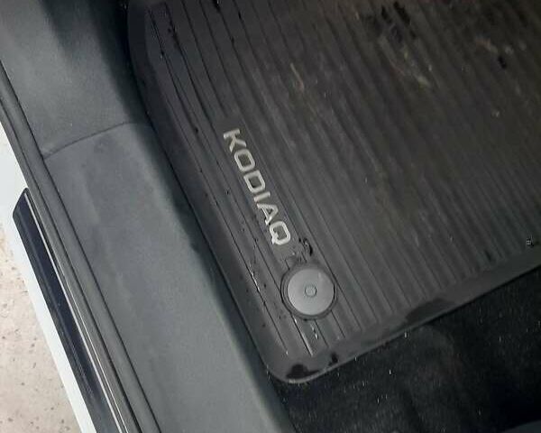 Белый Шкода Kodiaq, объемом двигателя 1.97 л и пробегом 8 тыс. км за 49999 $, фото 9 на Automoto.ua