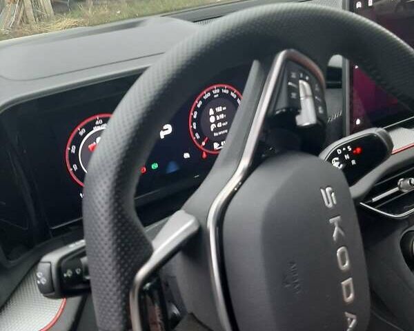 Белый Шкода Kodiaq, объемом двигателя 1.97 л и пробегом 8 тыс. км за 49999 $, фото 12 на Automoto.ua