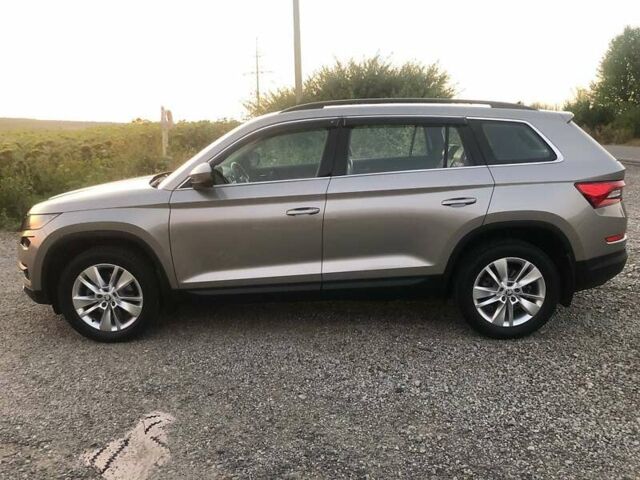 Бежевий Шкода Kodiaq, об'ємом двигуна 1.97 л та пробігом 111 тис. км за 29900 $, фото 1 на Automoto.ua