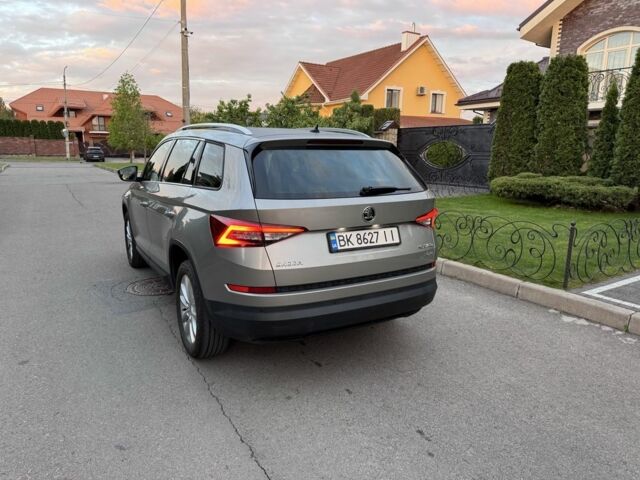 Бежевый Шкода Kodiaq, объемом двигателя 2 л и пробегом 99 тыс. км за 25000 $, фото 2 на Automoto.ua