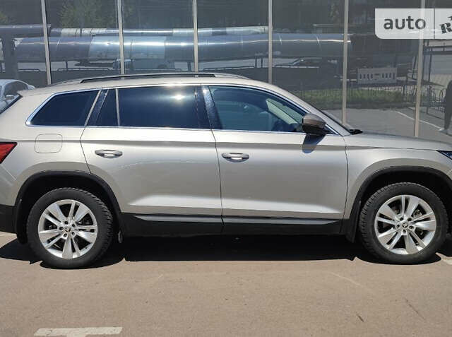 Бежевый Шкода Kodiaq, объемом двигателя 2 л и пробегом 102 тыс. км за 29990 $, фото 3 на Automoto.ua