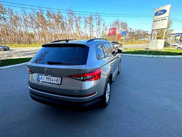 Бежевый Шкода Kodiaq, объемом двигателя 2 л и пробегом 160 тыс. км за 23000 $, фото 2 на Automoto.ua