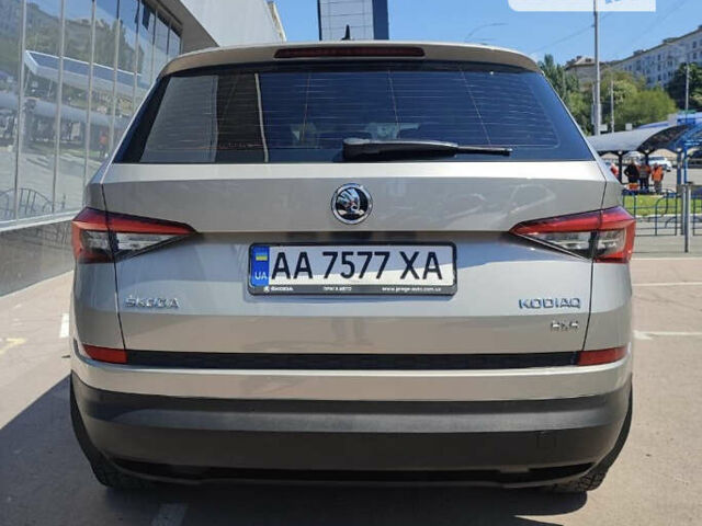 Бежевий Шкода Kodiaq, об'ємом двигуна 2 л та пробігом 102 тис. км за 29990 $, фото 5 на Automoto.ua