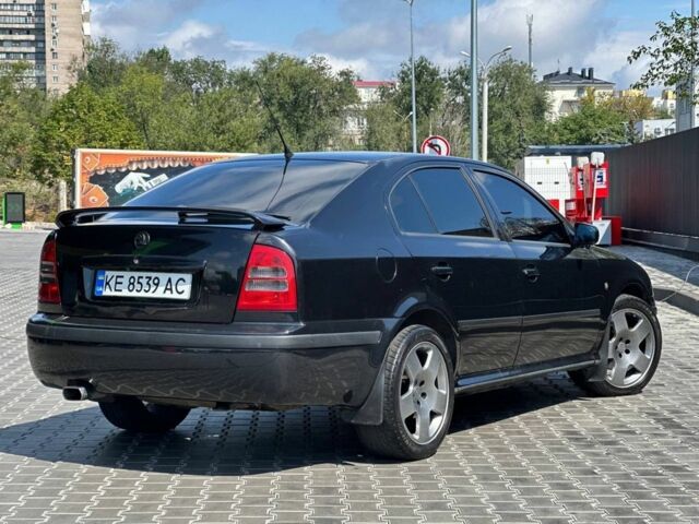 Черный Шкода Kodiaq, объемом двигателя 1.8 л и пробегом 312 тыс. км за 6600 $, фото 4 на Automoto.ua