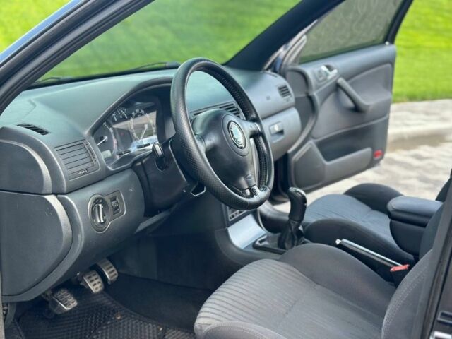 Черный Шкода Kodiaq, объемом двигателя 1.8 л и пробегом 312 тыс. км за 6600 $, фото 7 на Automoto.ua