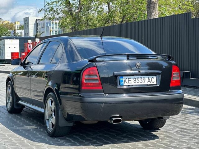 Черный Шкода Kodiaq, объемом двигателя 1.8 л и пробегом 312 тыс. км за 6600 $, фото 6 на Automoto.ua