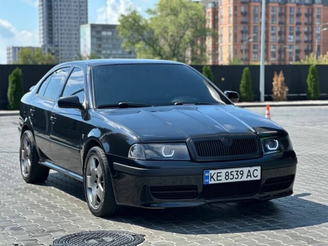 Черный Шкода Kodiaq, объемом двигателя 1.8 л и пробегом 312 тыс. км за 6600 $, фото 2 на Automoto.ua