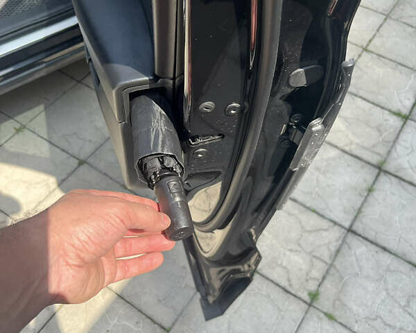 Черный Шкода Kodiaq, объемом двигателя 1.97 л и пробегом 260 тыс. км за 26000 $, фото 7 на Automoto.ua