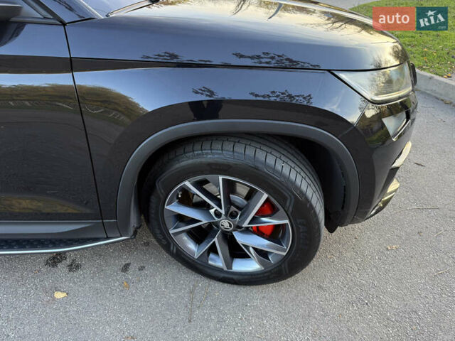 Черный Шкода Kodiaq, объемом двигателя 1.98 л и пробегом 90 тыс. км за 28500 $, фото 22 на Automoto.ua