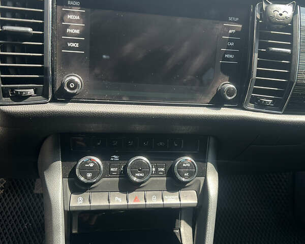 Черный Шкода Kodiaq, объемом двигателя 1.97 л и пробегом 260 тыс. км за 25000 $, фото 19 на Automoto.ua