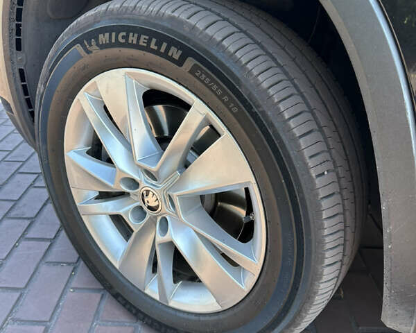 Черный Шкода Kodiaq, объемом двигателя 2 л и пробегом 82 тыс. км за 29999 $, фото 39 на Automoto.ua