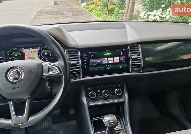 Чорний Шкода Kodiaq, об'ємом двигуна 1.97 л та пробігом 235 тис. км за 25500 $, фото 9 на Automoto.ua