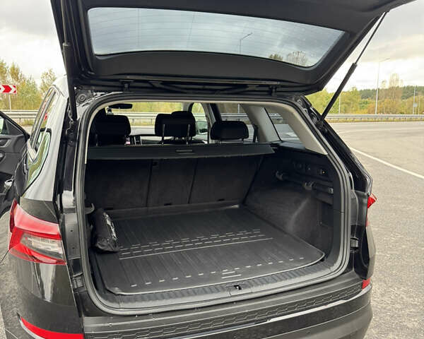 Черный Шкода Kodiaq, объемом двигателя 1.97 л и пробегом 230 тыс. км за 26888 $, фото 33 на Automoto.ua
