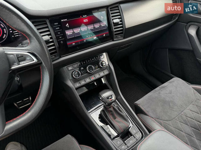Черный Шкода Kodiaq, объемом двигателя 1.97 л и пробегом 55 тыс. км за 37800 $, фото 61 на Automoto.ua