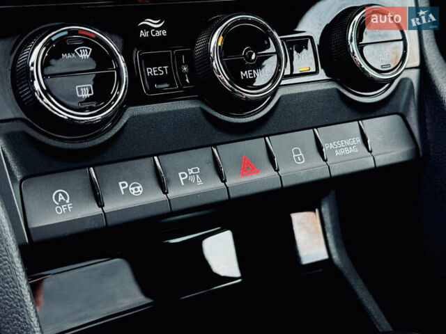 Чорний Шкода Kodiaq, об'ємом двигуна 1.97 л та пробігом 219 тис. км за 28999 $, фото 116 на Automoto.ua