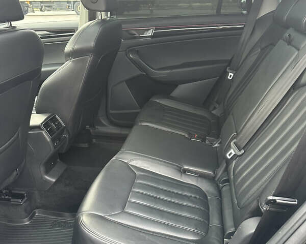 Чорний Шкода Kodiaq, об'ємом двигуна 1.97 л та пробігом 168 тис. км за 38800 $, фото 7 на Automoto.ua