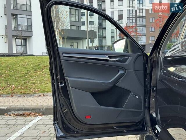 Черный Шкода Kodiaq, объемом двигателя 1.97 л и пробегом 185 тыс. км за 32800 $, фото 86 на Automoto.ua