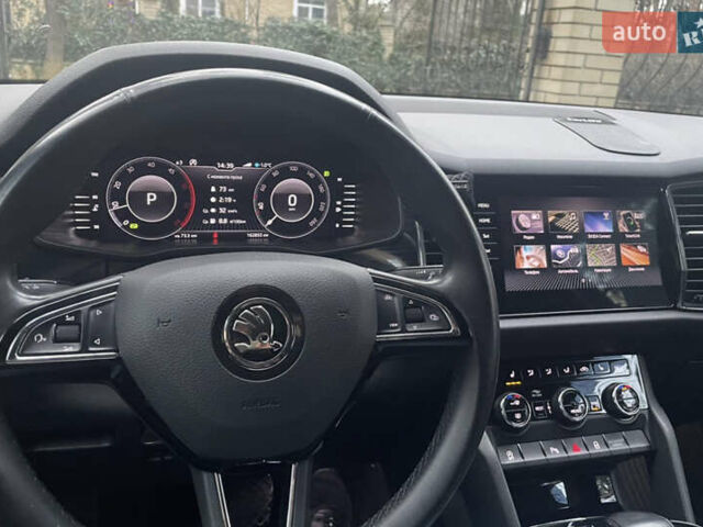 Черный Шкода Kodiaq, объемом двигателя 2 л и пробегом 213 тыс. км за 27000 $, фото 3 на Automoto.ua