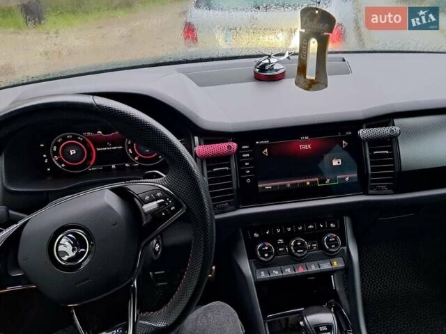 Черный Шкода Kodiaq, объемом двигателя 1.97 л и пробегом 208 тыс. км за 35700 $, фото 3 на Automoto.ua