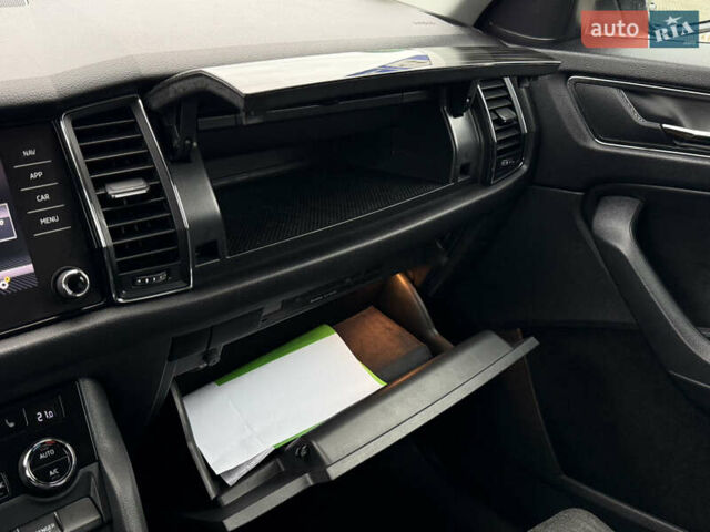 Черный Шкода Kodiaq, объемом двигателя 2 л и пробегом 237 тыс. км за 26555 $, фото 126 на Automoto.ua