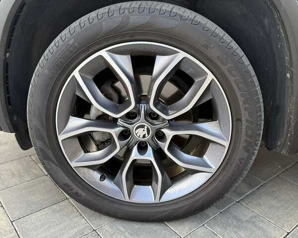 Черный Шкода Kodiaq, объемом двигателя 2 л и пробегом 175 тыс. км за 35499 $, фото 91 на Automoto.ua