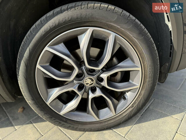 Черный Шкода Kodiaq, объемом двигателя 2 л и пробегом 175 тыс. км за 35499 $, фото 22 на Automoto.ua