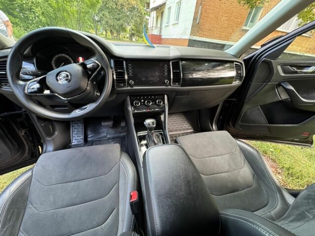 Черный Шкода Kodiaq, объемом двигателя 2 л и пробегом 50 тыс. км за 30500 $, фото 4 на Automoto.ua