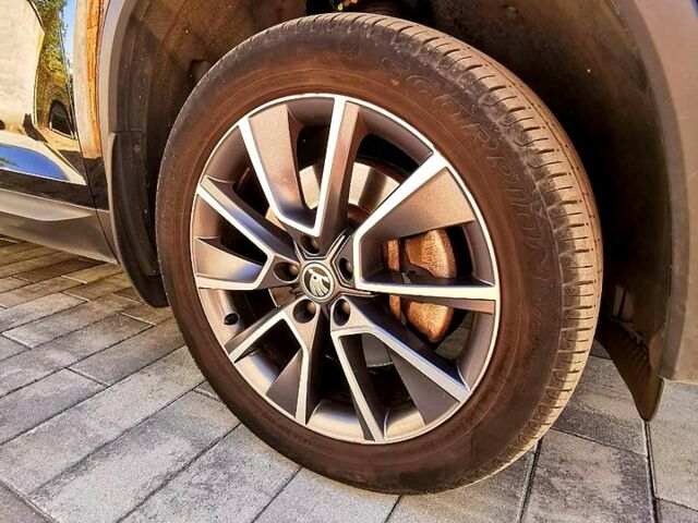Чорний Шкода Kodiaq, об'ємом двигуна 2 л та пробігом 59 тис. км за 34000 $, фото 2 на Automoto.ua